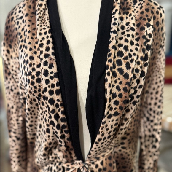 Isabella Rodriguez Leopard Print Soft Robe - Picture 3 of 9